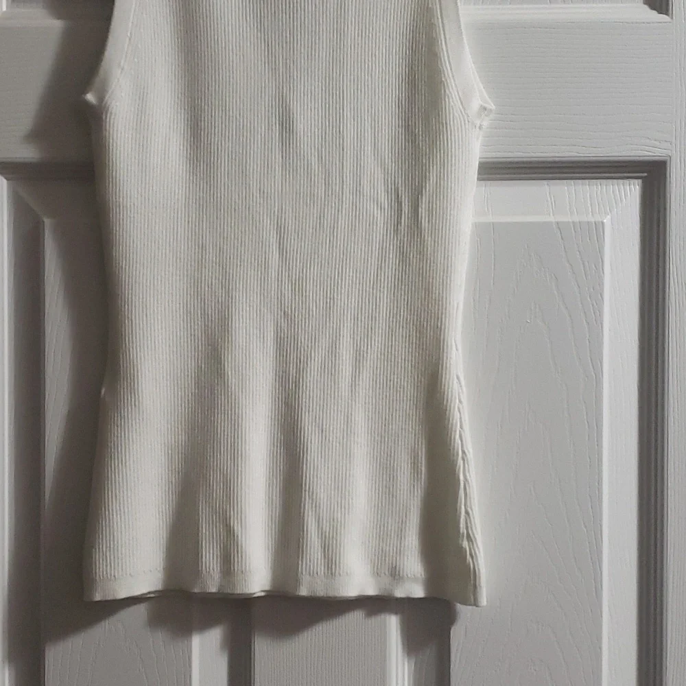 NWT White House Black Market Button Front White Tank Size Small - Picture 8 of 10